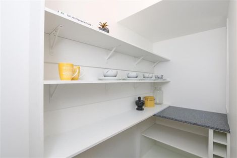 Photo of property in 33u2 Hawker Street, Mount Victoria, Wellington, 6011