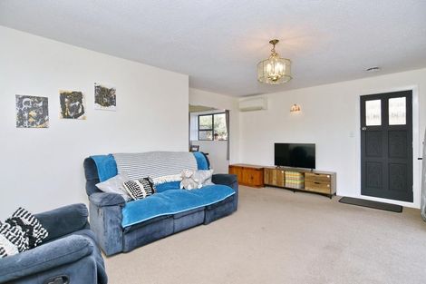 Photo of property in 1/40b Chipping Lane, Redwood, Christchurch, 8051