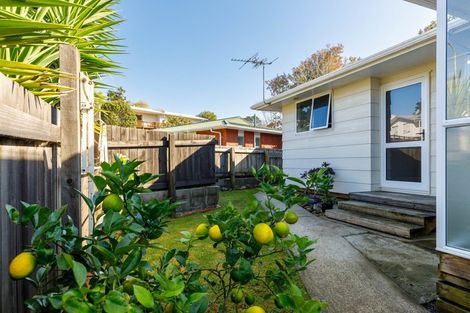 Photo of property in 6a Shaldon Crescent, Blagdon, New Plymouth, 4310