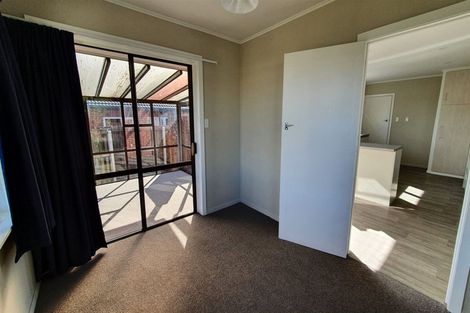 Photo of property in 44 Pinehurst Crescent, Russley, Christchurch, 8042