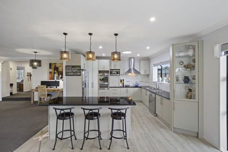 Photo of property in 32 Lough Bourne Drive, Pukekohe, 2120