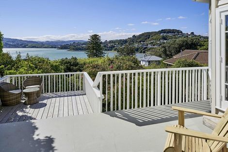 Photo of property in 2 Seaview Road, Paremata, Porirua, 5024