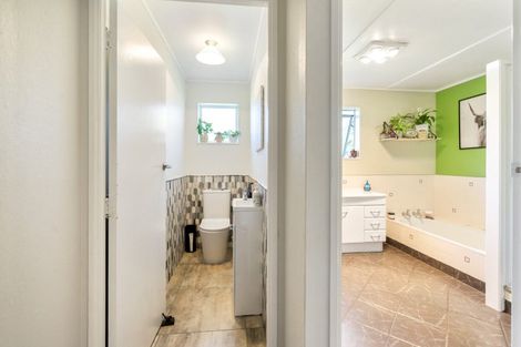 Photo of property in 11 Matai Place, Hawera, 4610