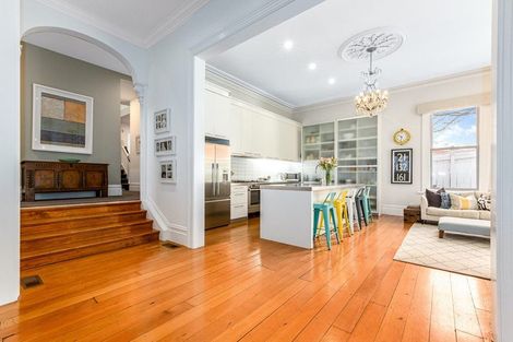 Photo of property in 13 Tinakori Road, Thorndon, Wellington, 6011