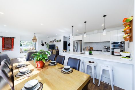 Photo of property in 85 Cashmere Drive, Fitzherbert, Palmerston North, 4410