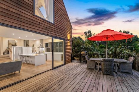 Photo of property in 39 Kent Terrace, Riverhead, 0820