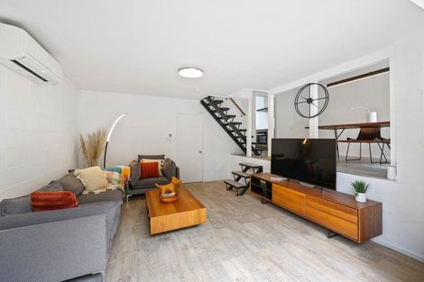 Photo of property in 3/52 Fruitvale Road, New Lynn, Auckland, 0600