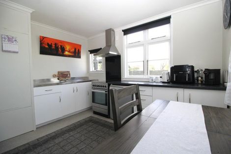 Photo of property in 26 Ross Street, Woodville, 4920