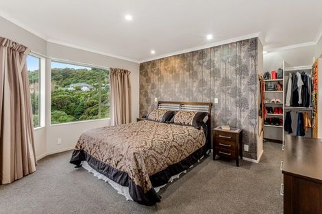 Photo of property in 10 Glengavel Grove, Papakowhai, Porirua, 5024