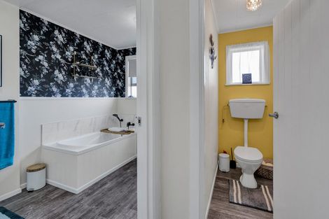 Photo of property in 23 Clifton Drive, Waitara, 4320