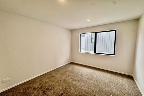 Photo of property in 5 Raphael Place, West Harbour, Auckland, 0618