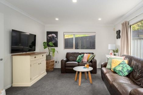 Photo of property in 50 Erlestoke Crescent, Churton Park, Wellington, 6037