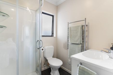 Photo of property in 136 Lynwood Road, New Lynn, Auckland, 0600