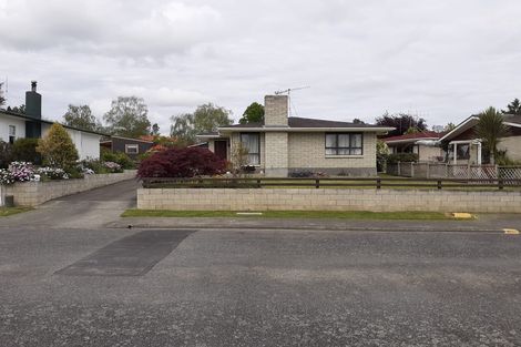 Photo of property in 3 Limbrick Street, Waipawa, 4210