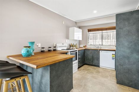 Photo of property in 18 Kearney Place, Massey, Auckland, 0614
