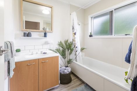 Photo of property in 10/133 Hutchinson Avenue, New Lynn, Auckland, 0600