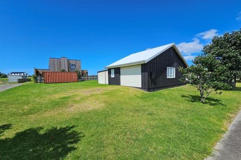 Photo of property in 147 Rangiora Crescent, Matarangi, Whitianga, 3592