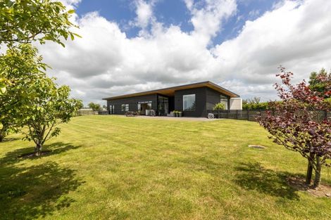 Photo of property in 13 Thomason Road, Egmont Village, New Plymouth, 4371