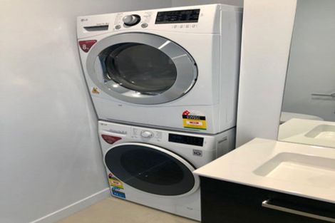 Photo of property in Frank Sargeson Apts, 405/80 Anzac Street, Takapuna, Auckland, 0622