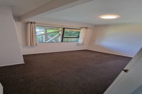 Photo of property in 29f2 Cheltenham Terrace, Newlands, Wellington, 6037