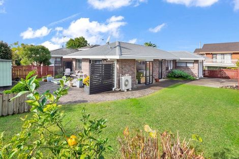 Photo of property in 2/4 Spring Grove, Henderson, Auckland, 0612