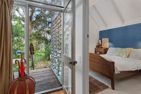 Photo of property in 22 Glade Place, Birkenhead, Auckland, 0626