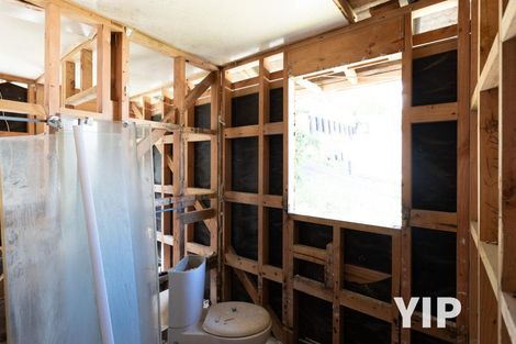 Photo of property in 114a Newlands Road, Newlands, Wellington, 6037