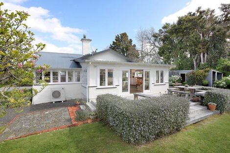 Photo of property in 12 Wanganui Road, Marton, 4710