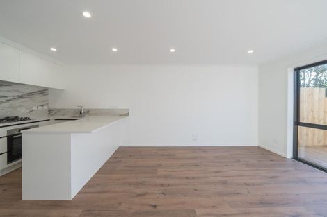 Photo of property in 2/4 Marama Street, Castor Bay, Auckland, 0620
