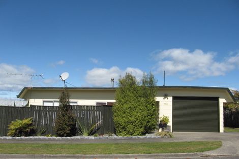 Photo of property in 5 Shera Street, Acacia Bay, Taupo, 3330
