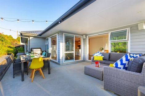 Photo of property in 14 Kahu Close, Orewa, 0931