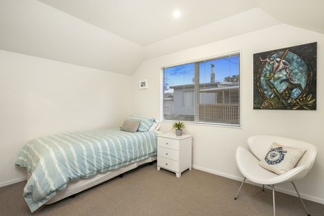 Photo of property in 2/28 Holiday Road, Stanmore Bay, Whangaparaoa, 0932