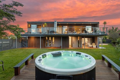 Photo of property in 19 Abbotts Place, Avonhead, Christchurch, 8042