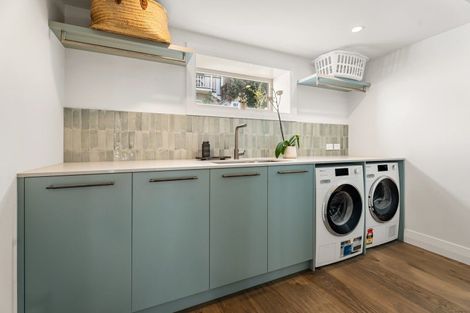 Photo of property in 19 Kerr Street, Devonport, Auckland, 0624