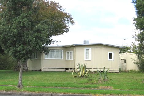 Photo of property in 58 Matipo Road, Te Atatu Peninsula, Auckland, 0610