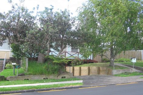 Photo of property in 1/9 College Road, Northcote, Auckland, 0627