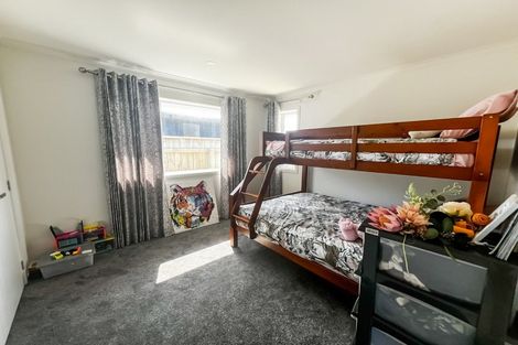 Photo of property in 4 Ivy Lane, Kelvin Grove, Palmerston North, 4414