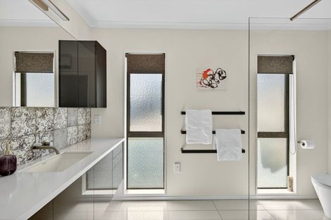 Photo of property in 46 Rockview Place, Mount Pleasant, Christchurch, 8081