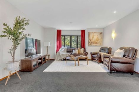 Photo of property in 27 Awatea Terrace, Lynmore, Rotorua, 3010