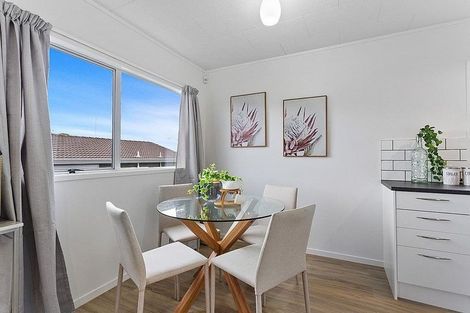 Photo of property in 2/105 Don Buck Road, Massey, Auckland, 0614
