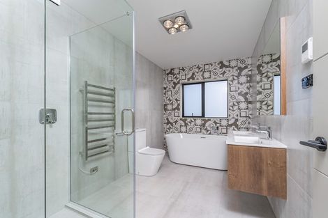 Photo of property in 13 Drover Close, Flat Bush, Auckland, 2019