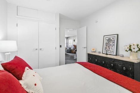 Photo of property in Stadium Garden Flats, 319/107 Thorndon Quay, Pipitea, Wellington, 6011