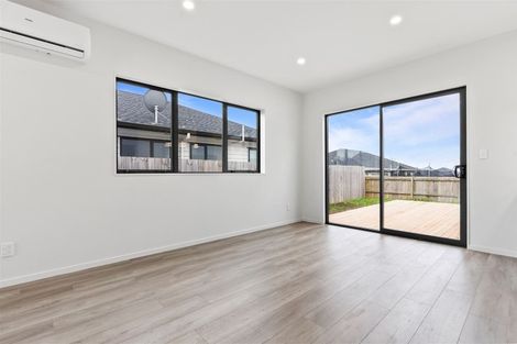 Photo of property in 4 Parton Road, Pukekohe, 2120