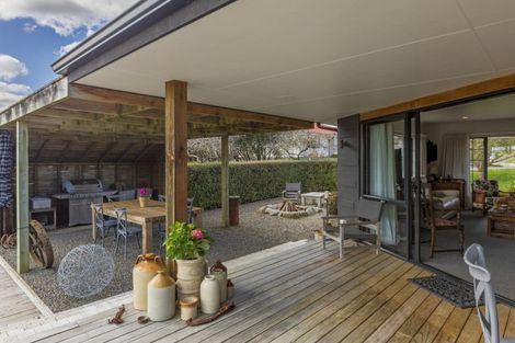 Photo of property in 14 Brooker Place, Waipukurau, 4200