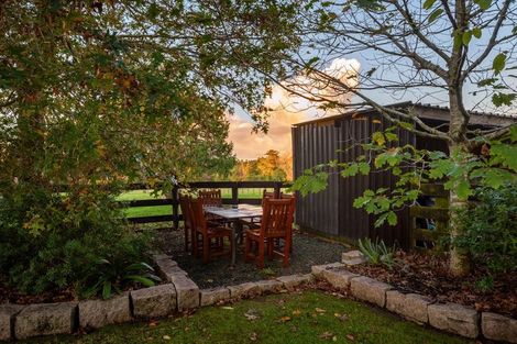 Photo of property in 1343 Kahikatea Flat Road, Kaukapakapa, 0871