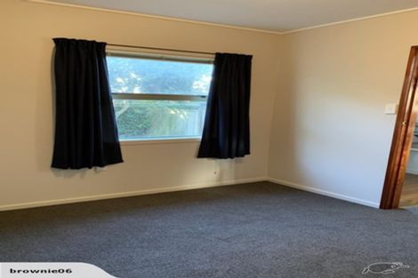 Photo of property in 21f7 Collins Avenue, Tawa, Wellington, 5028