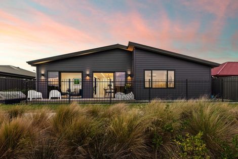 Photo of property in 11 Hurunui Drive, Te Awa, Napier, 4110