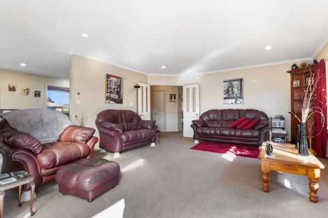Photo of property in 2 Oreti Crescent, Papamoa Beach, Papamoa, 3118