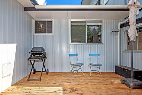 Photo of property in 2/10 Queens Road, Elgin, Gisborne, 4010