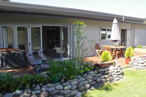 Photo of property in 18 Frederick Street, Two Mile Bay, Taupo, 3330